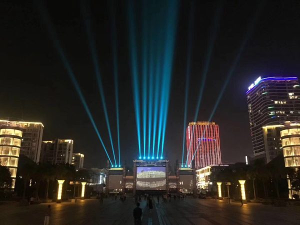 380w-waterproof-beam-moving-head-light-dmx512-dj-disco-equipment-outdoor-waterproof-party-club-stage-lights-searching-light-sky-city-light_3.jpg