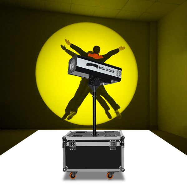 880w-dmx-high-power-double-zoom-led-follow-spot-light-with-flight-case_4.jpg
